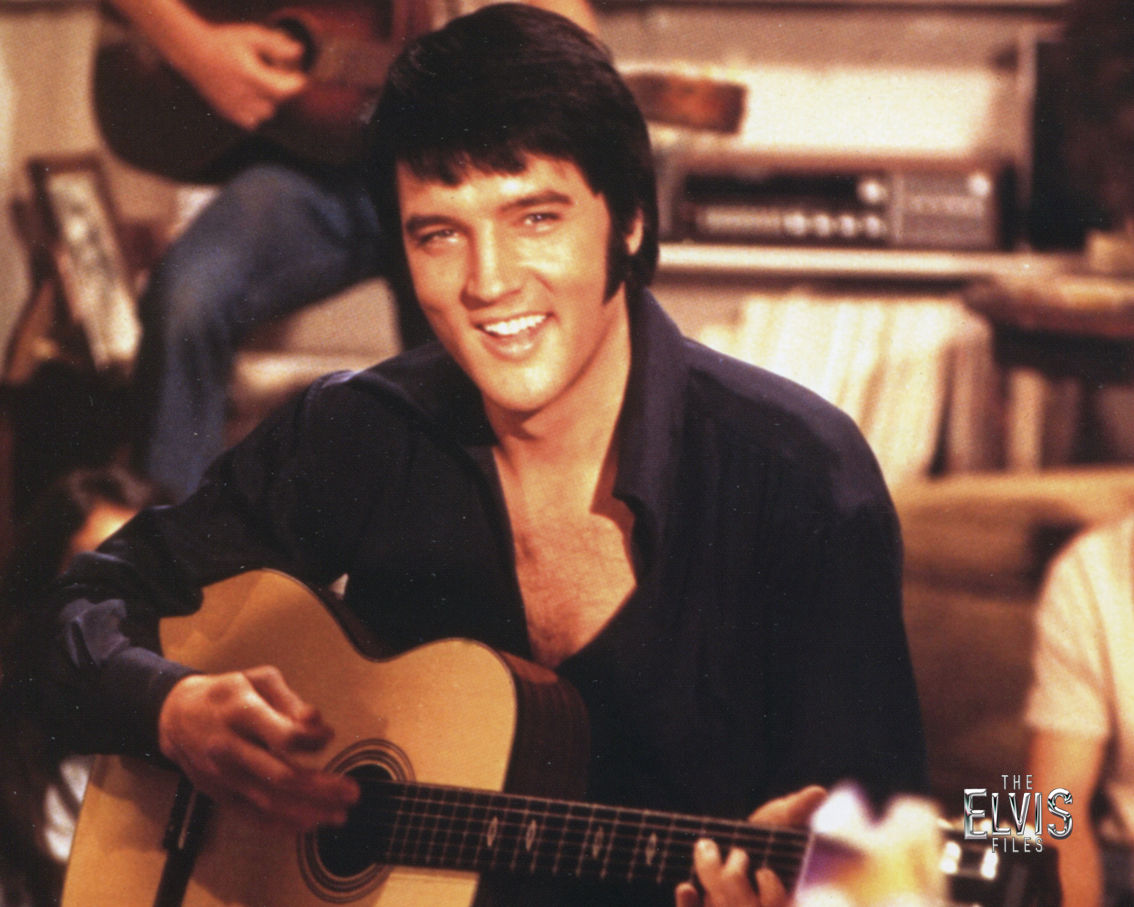 ELVIS EN "CHANGE OF HABIT"